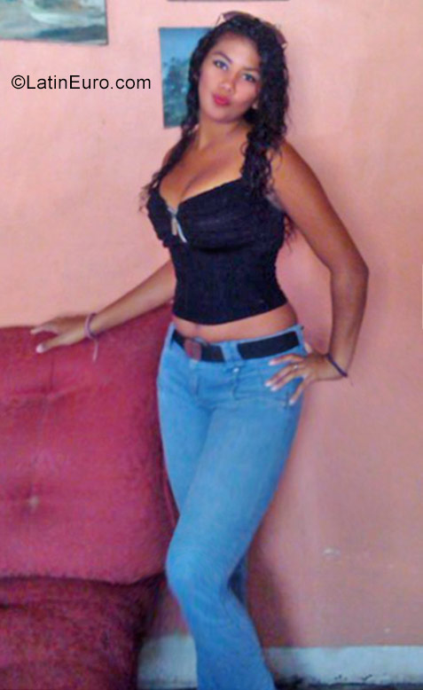 Date this sensual Venezuela girl Katherine from Maracay VE1587