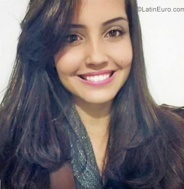Date this cute Brazil girl Julia from Belo Horizonte BR10535