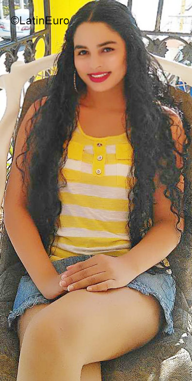 Date this beautiful Dominican Republic girl Romina from Bonao DO33228