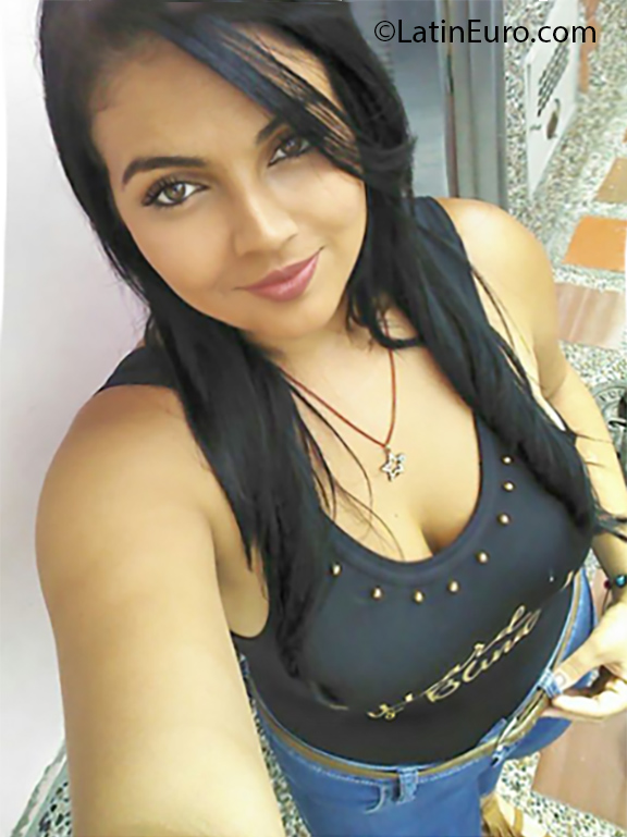Date this attractive Colombia girl Ana from Manizales CO23832