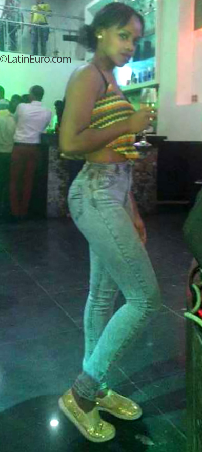 Date this delightful Dominican Republic girl Yolenny from Santo Domingo DO32312