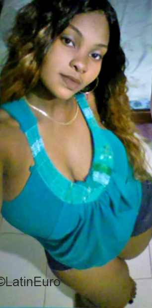 Date this georgeous Dominican Republic girl Kaula from Santo Domingo DO32321