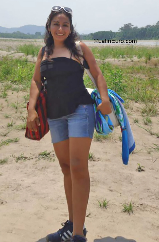 Date this cute Peru girl Marisol from Huanuco PE1260