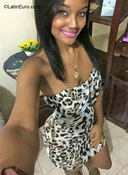 Date this funny Dominican Republic girl Franchesca from Santo Domingo DO32324