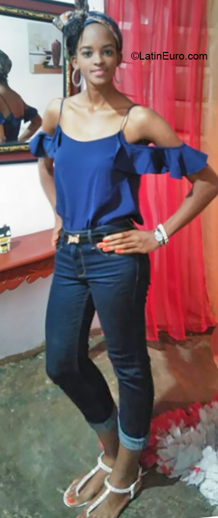 Date this cute Dominican Republic girl Maria from Santo Domingo DO32326