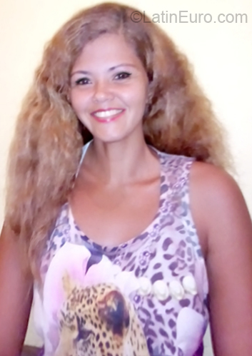 Date this athletic Brazil girl Michelle from RIO DE JANEIRO BR10549