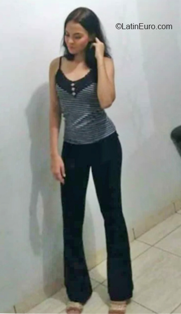 Date this cute Brazil girl Leandra from Santa Vitoria BR10550