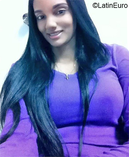 Date this passionate Dominican Republic girl Vanessa from Santo Domingo DO34074