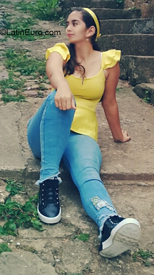 Date this georgeous Colombia girl Muya from Ocana CO23859