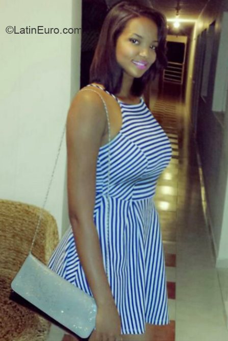Date this beautiful Dominican Republic girl YULEISY from Santo Domingo DO32376