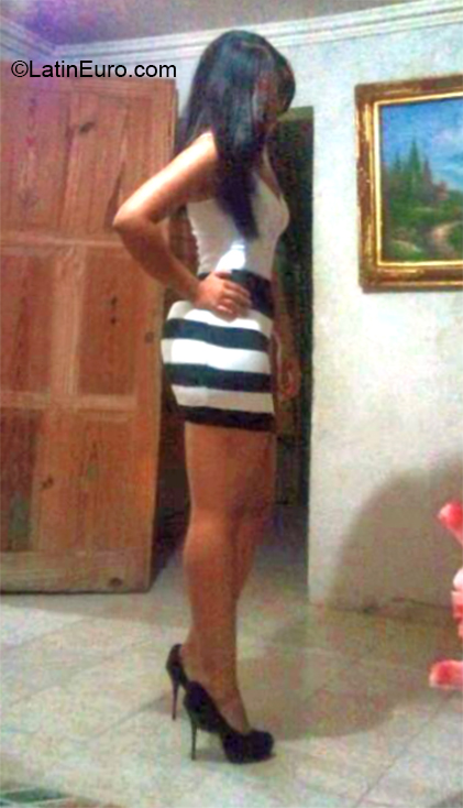 Date this voluptuous Dominican Republic girl Alexa from Santo Domingo DO32416