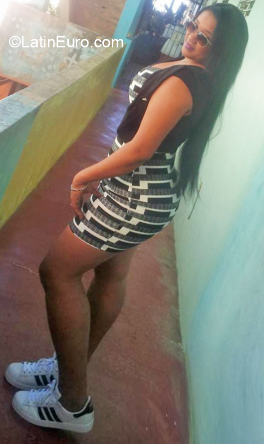 Date this attractive Dominican Republic girl Massiel from Santo Domingo DO32439