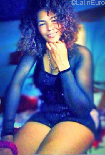 Date this sultry Dominican Republic girl Remolia from Moca DO32441