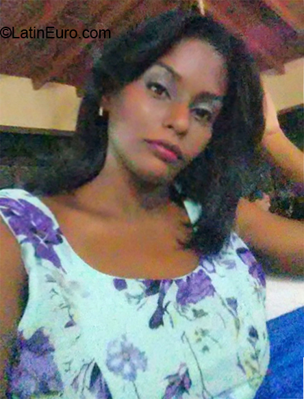 Date this funny Dominican Republic girl Mercedes from Santo Domingo DO32447