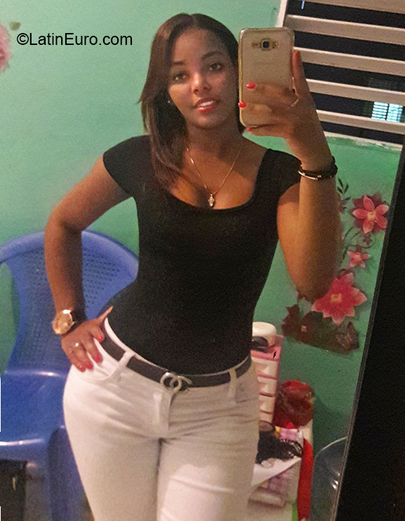 Date this attractive Dominican Republic girl Neidie from Santiago DO32455
