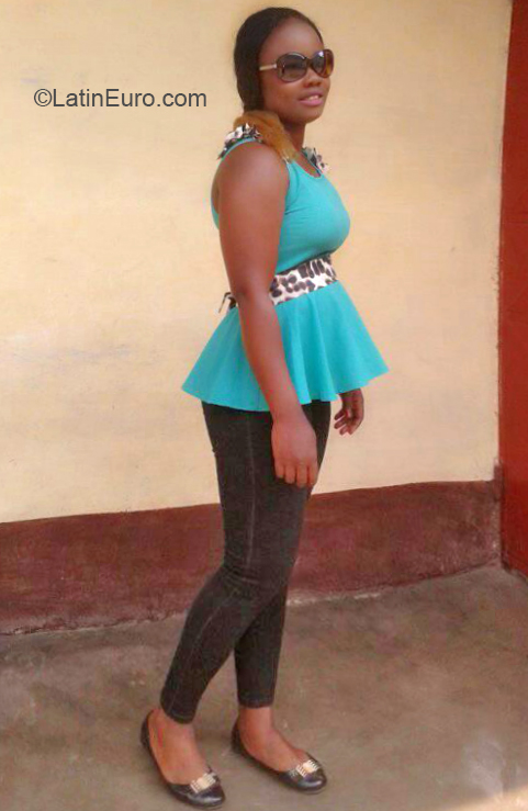 Date this stunning Congo girl Mandounou from Brazzaville CG6