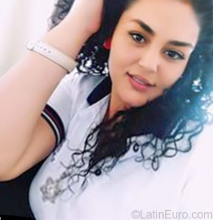 Date this good-looking Costa Rica girl Fanny from San Jose CR356