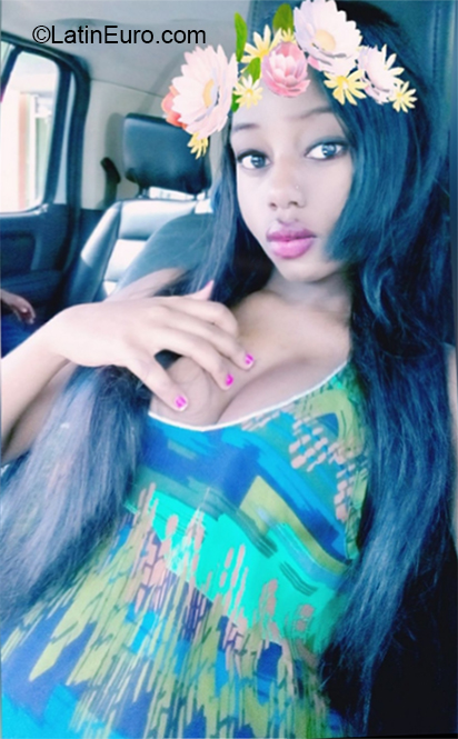 Date this beautiful Dominican Republic girl Wendy from Santo Domingo DO32532