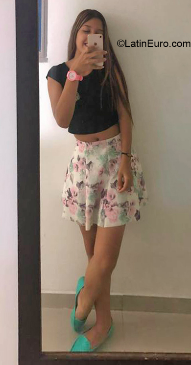 Date this fun Colombia girl Karel from Barranquilla CO23936