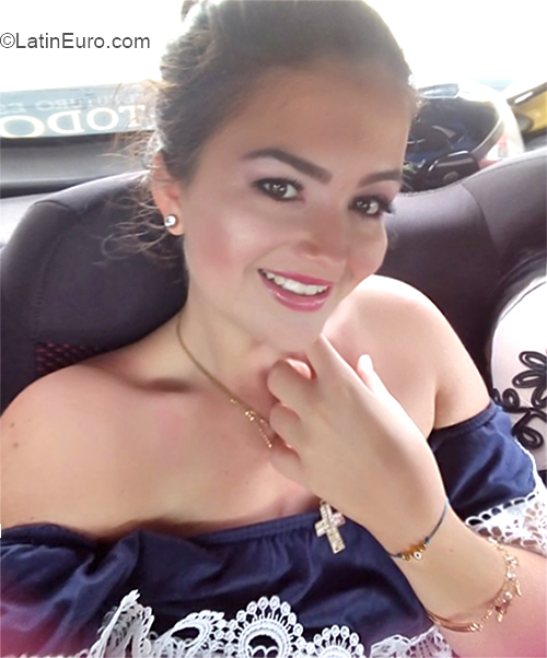 Date this pretty Colombia girl JisselK from Villavicencio CO23940