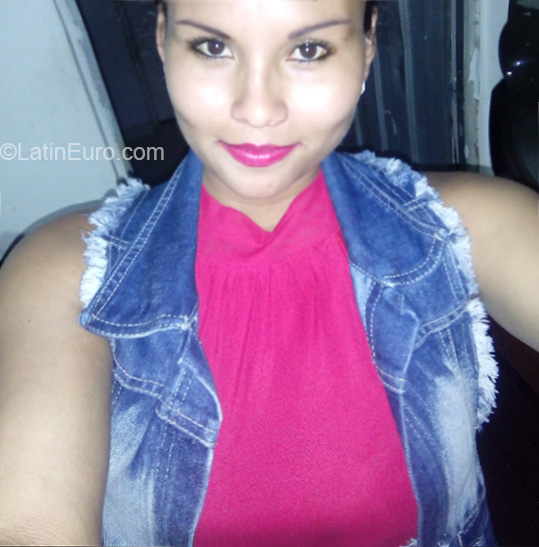 Date this gorgeous Colombia girl Martha from Bogota CO23948