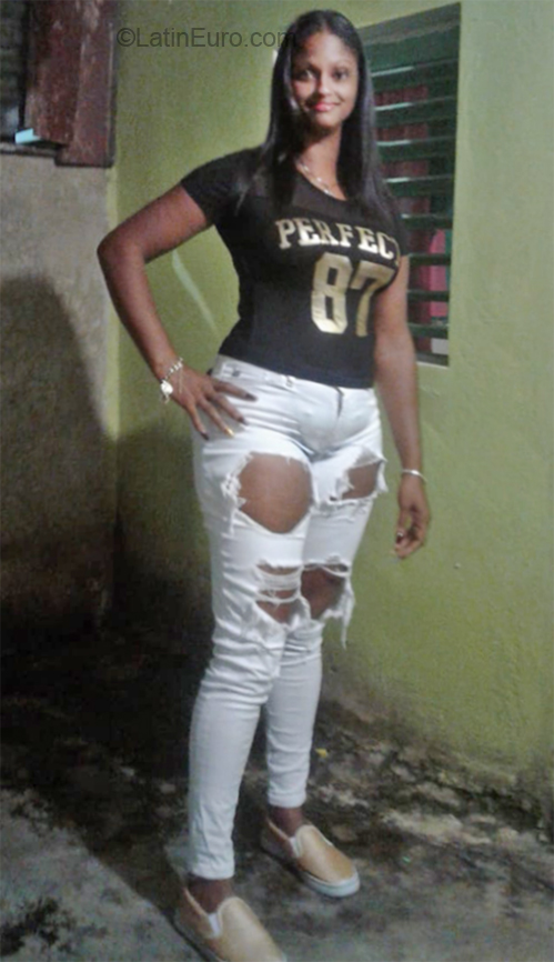 Date this attractive Dominican Republic girl Ynocencia from Puerto Plata DO32594