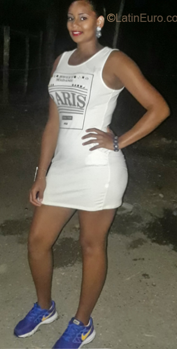 Date this georgeous Dominican Republic girl Adelnely from Santo Domingo DO34250