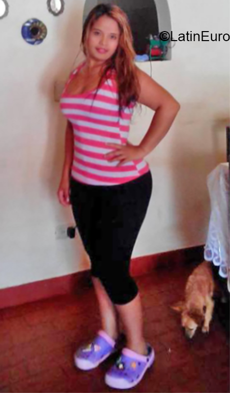 Date this hard body Colombia girl Luz from Cali CO23962