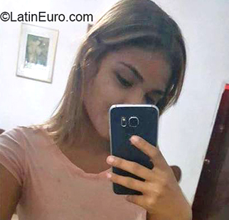 Date this passionate Venezuela girl Rebat from Maracaibo VE1708