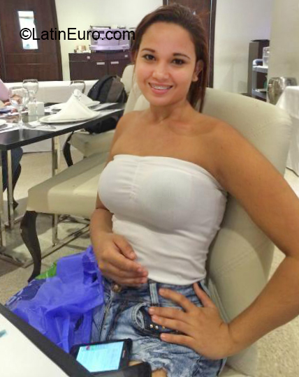 Date this foxy Colombia girl Kelly from Bogota CO23995