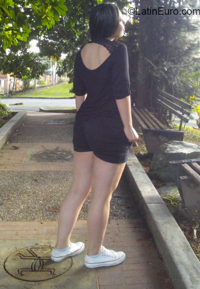 Date this voluptuous Colombia girl Milena from Armenia CO24027