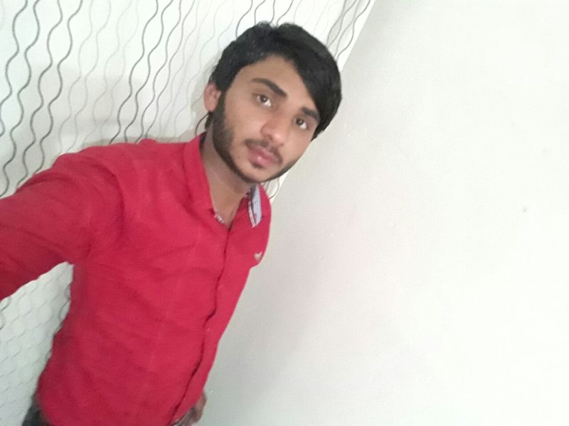 Date this pretty Pakistan man Umii from Sargodha PK171