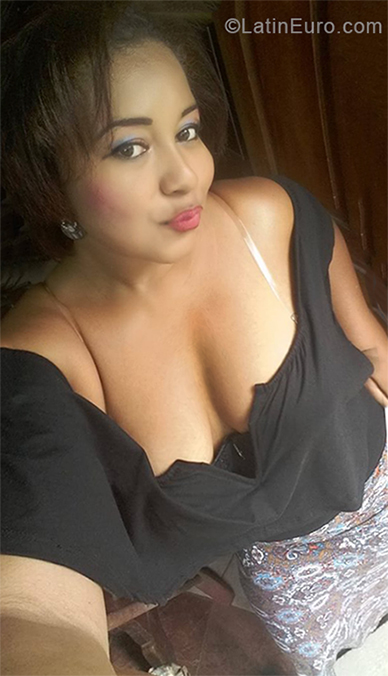 Date this georgeous Ecuador girl Katherine from Esmeraldas EC282
