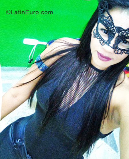 Date this foxy Colombia girl Karen from Bogota CO24091
