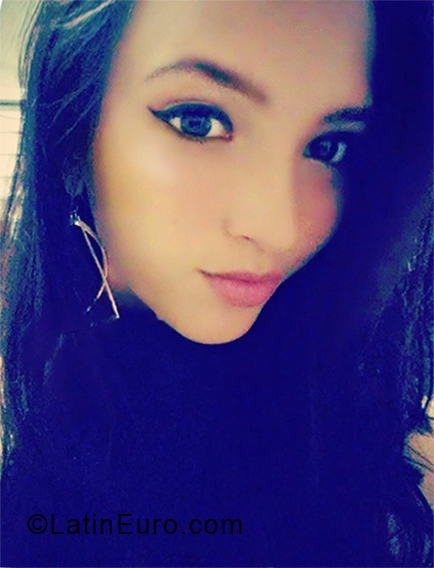 Date this funny Cuba girl Lily from Havana CU345