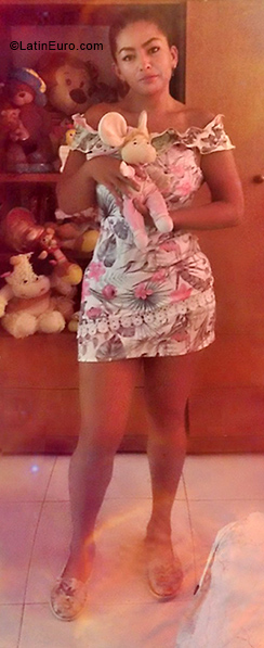 Date this nice looking Colombia girl Sofi from Bogota CO24147