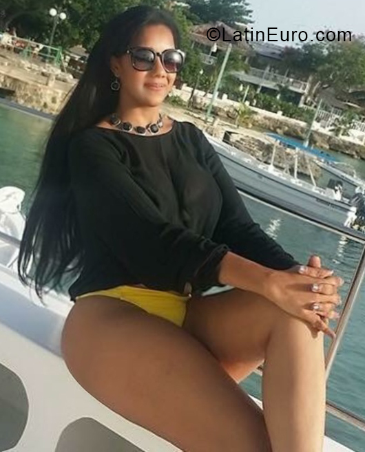 Date this lovely Dominican Republic girl Seara from Santo Domingo DO32959