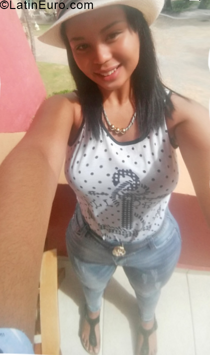 Date this hot Dominican Republic girl Susana perez from Santo Domingo DO32976