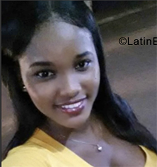 Date this stunning Dominican Republic girl Yokarie from Santo Domingo DO33023