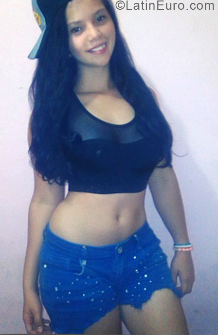 Date this good-looking Colombia girl MICHELL from Cucuta CO24213