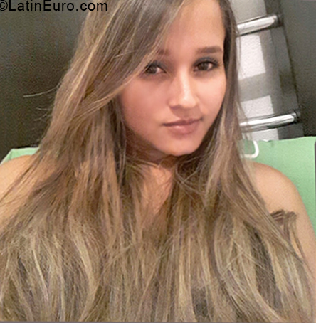 Date this young Colombia girl Tatiana from Cali CO24236