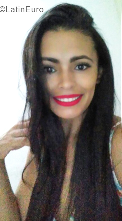 Date this pretty Brazil girl Fabiana from Santa Cruz Cabralia BR10798