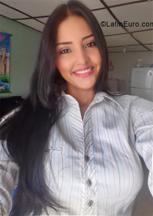 Date this funny Colombia girl Rosaura from Barranquilla CO24290