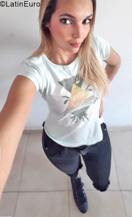 Date this fun Colombia girl Laura from Barranquilla CO24298