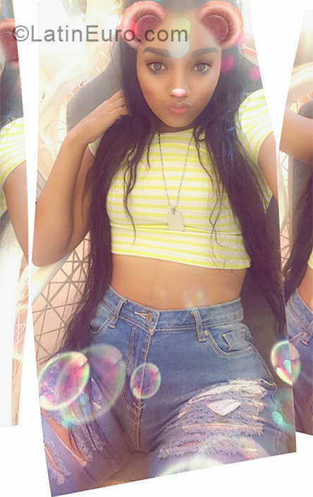 Date this fun Dominican Republic girl Cris from Santo Domingo DO37679