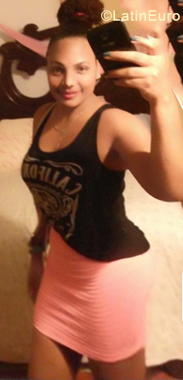 Date this attractive Dominican Republic girl Ericka from Samana DO33110