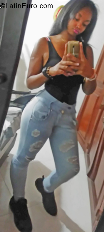 Date this cute Colombia girl Yuliana from Medellin CO24313
