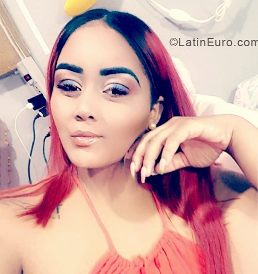 Date this happy Dominican Republic girl Yoelmi from Santiago DO33132