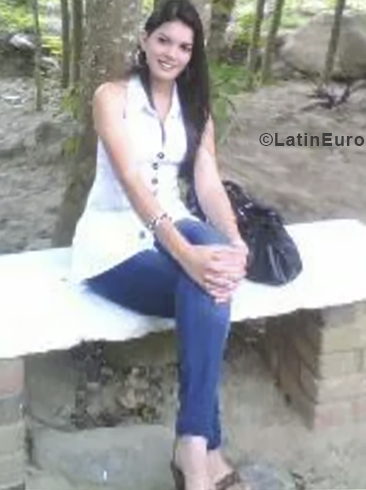 Date this happy Venezuela girl Louisa from Barinas VE1872