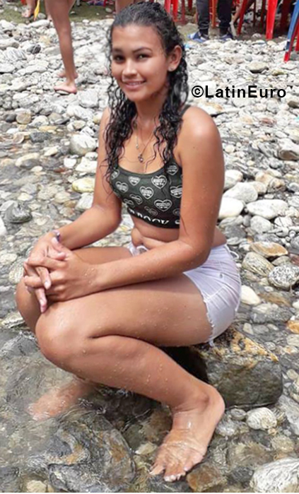 Date this good-looking Colombia girl Maria from Barranquilla CO24353